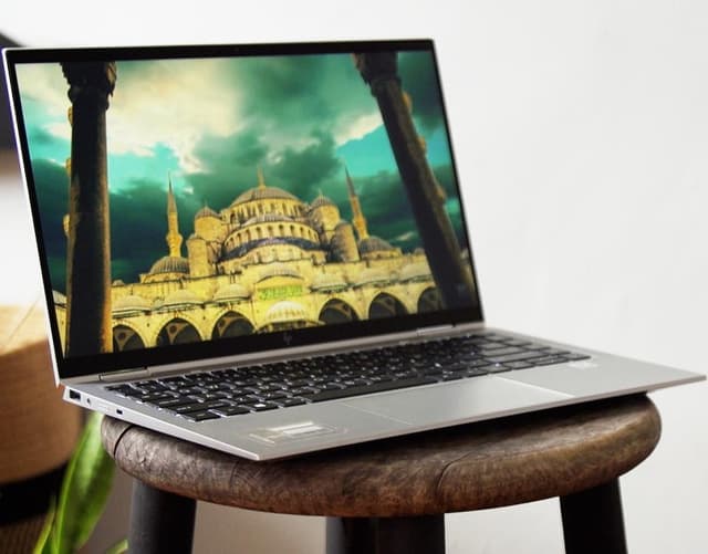 HP 1040 G7 i5 16-512 X360 Touch additional image